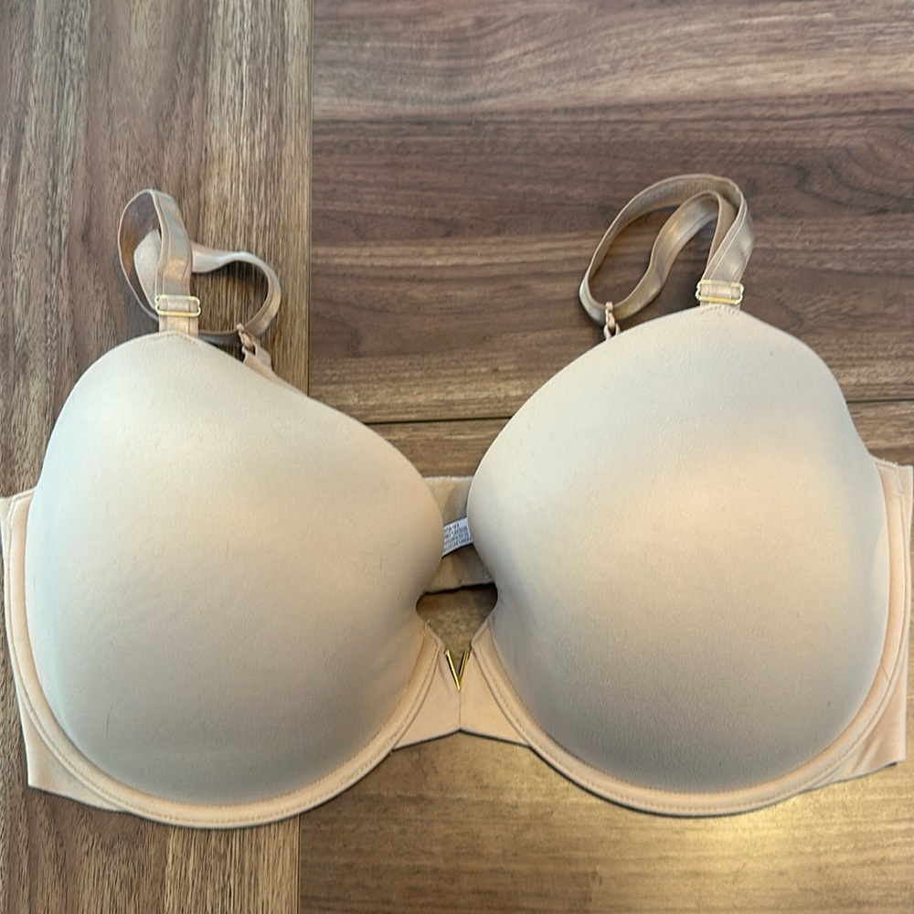 Victoria’s Secret Love Cloud Demi Bra 38G